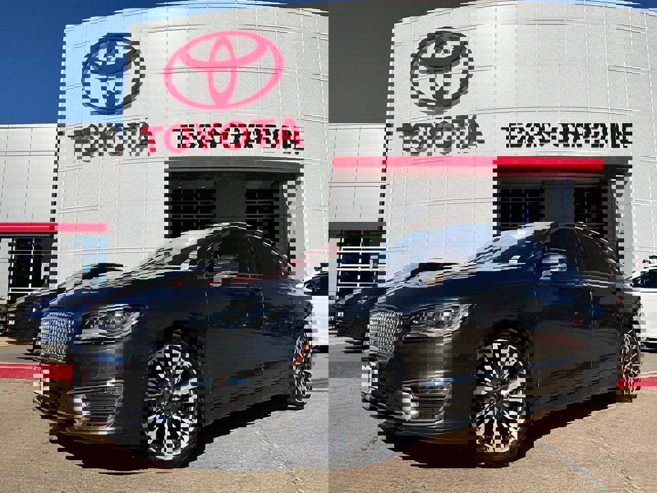 Used 2019 Lincoln MKZ Reserve w/ Luxury Package image 2