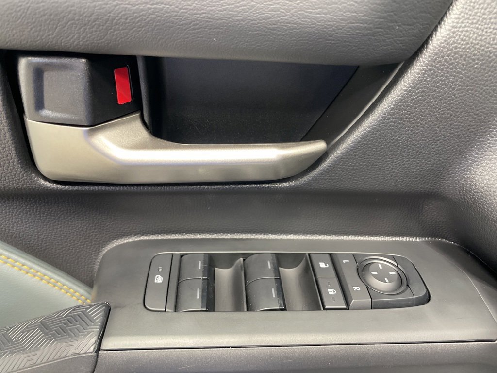 Used 2025 Toyota Tacoma 4x4 Double Cab Hybrid image 32