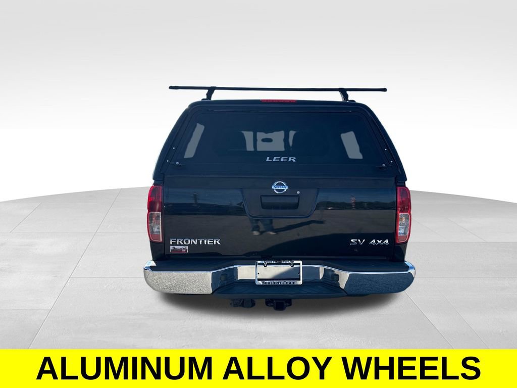 Used 2017 Nissan Frontier SV image 5