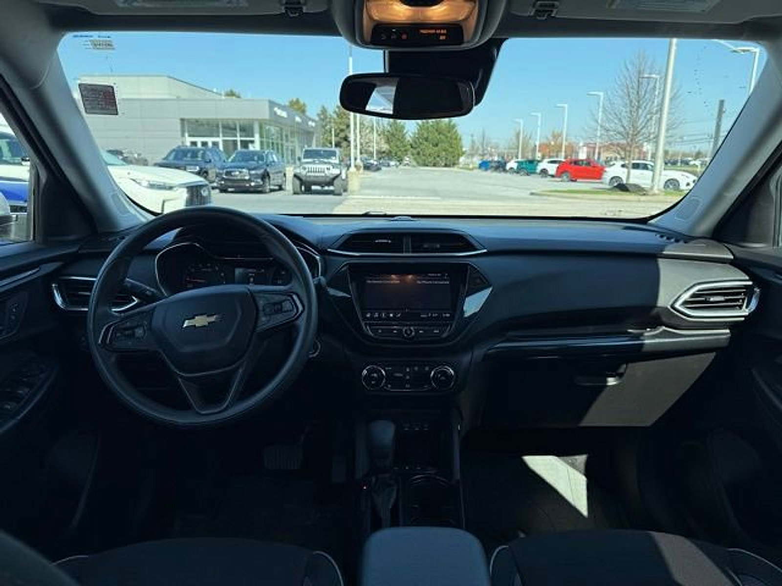 Used 2023 Chevrolet TrailBlazer LT w/ Convenience Package AWD/4WD image 4
