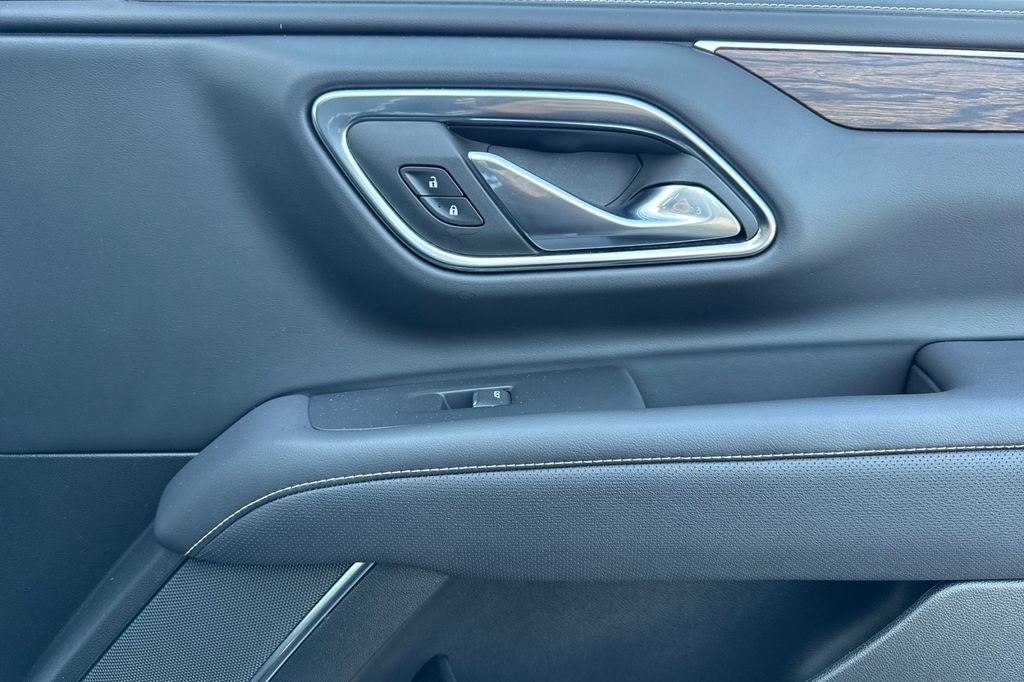 Certified 2024 Chevrolet Suburban Premier AWD/4WD image 21