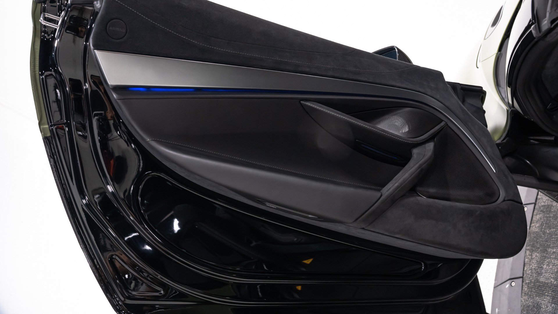 Used 2026 McLaren 750S image 41