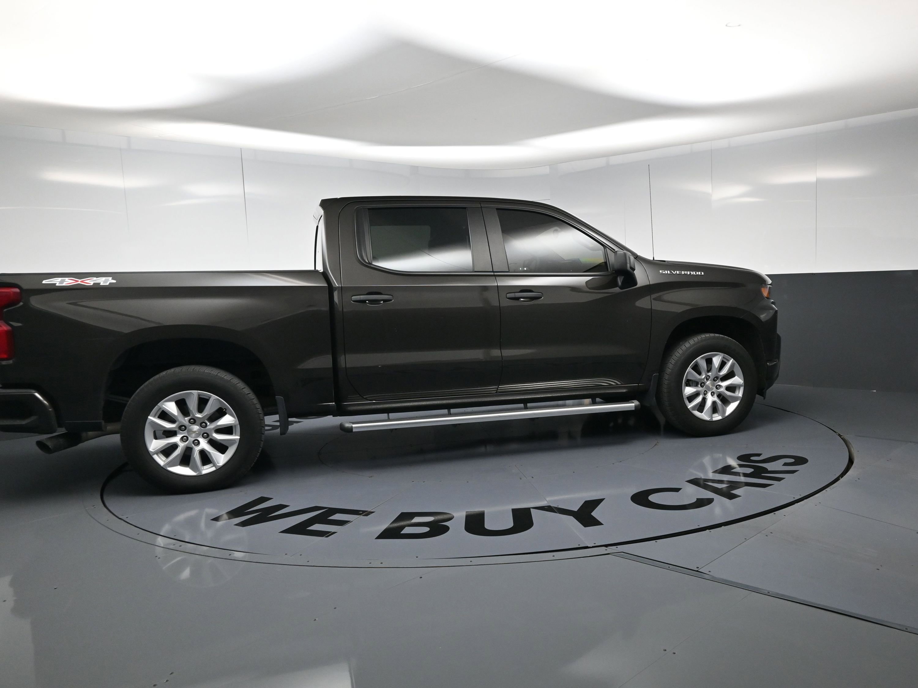 Used 2022 Chevrolet Silverado 1500 Custom w/ Safety Confidence Package AWD/4WD image 10
