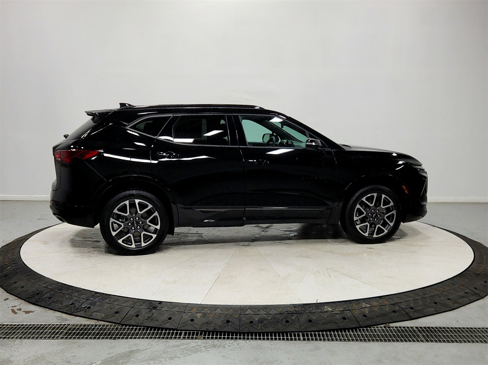 Used 2025 Chevrolet Blazer RS image 8