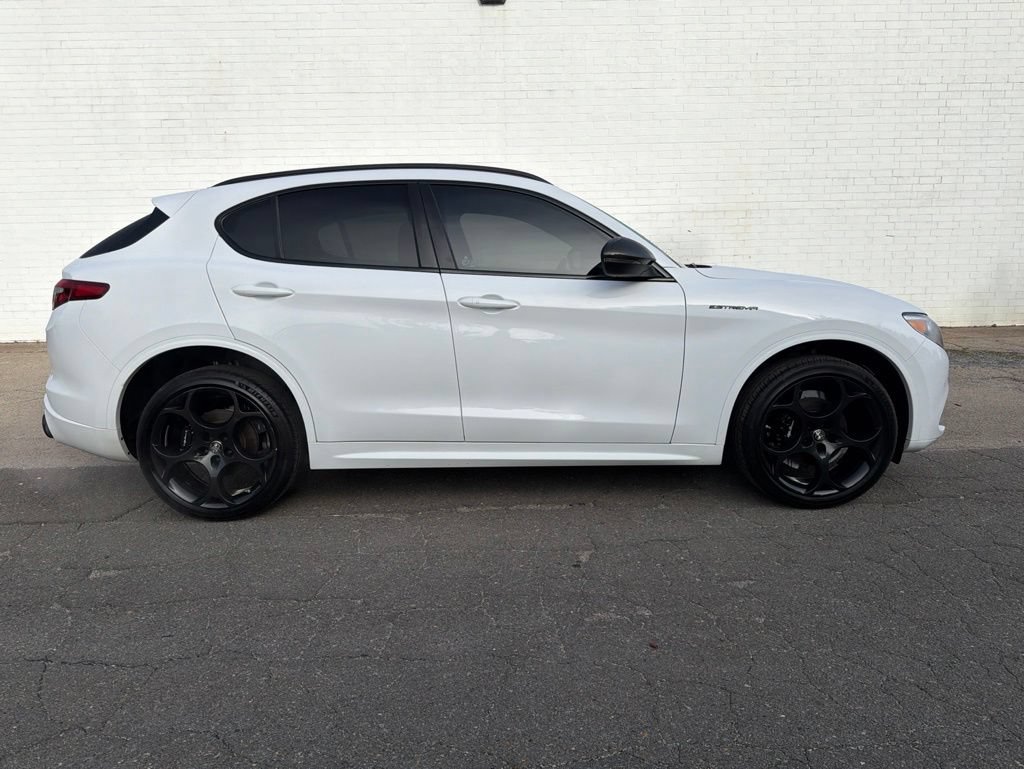 Used 2023 Alfa Romeo Stelvio Estrema AWD/4WD image 1