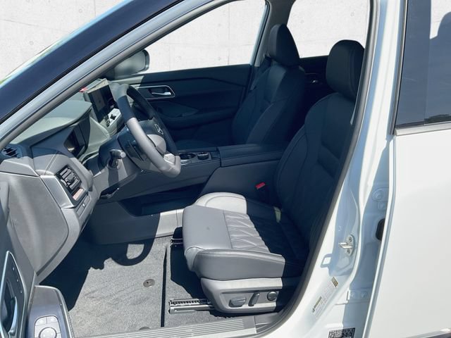 New 2026 Nissan Rogue Platinum AWD/4WD image 13