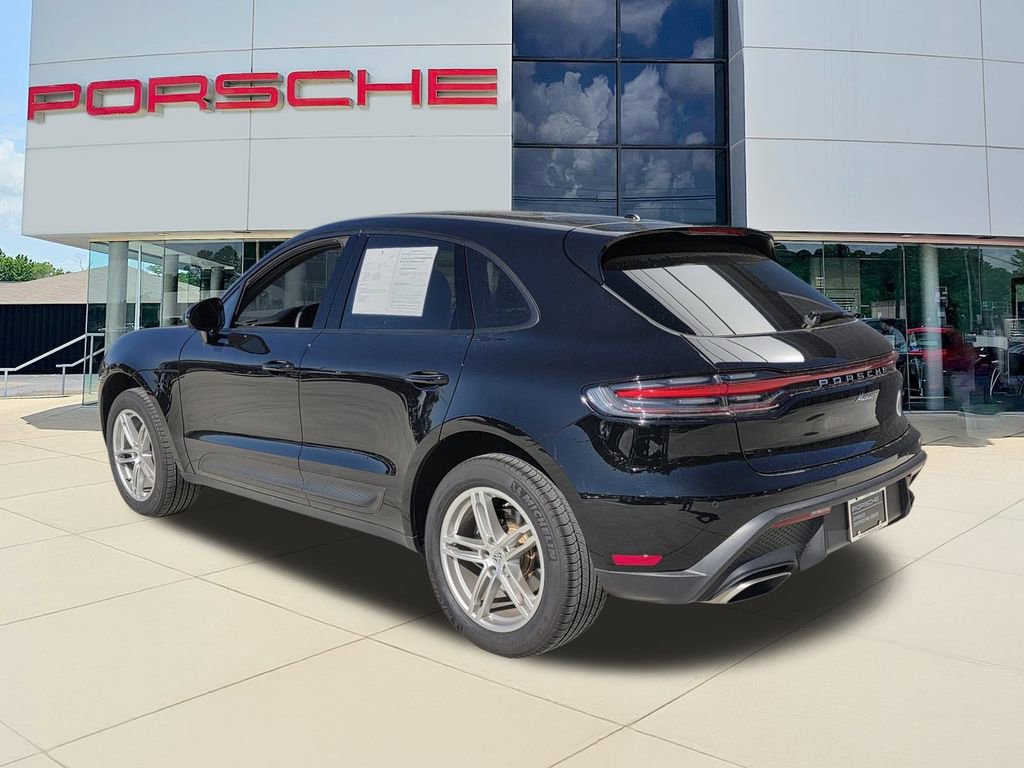 Used 2025 Porsche Macan image 3
