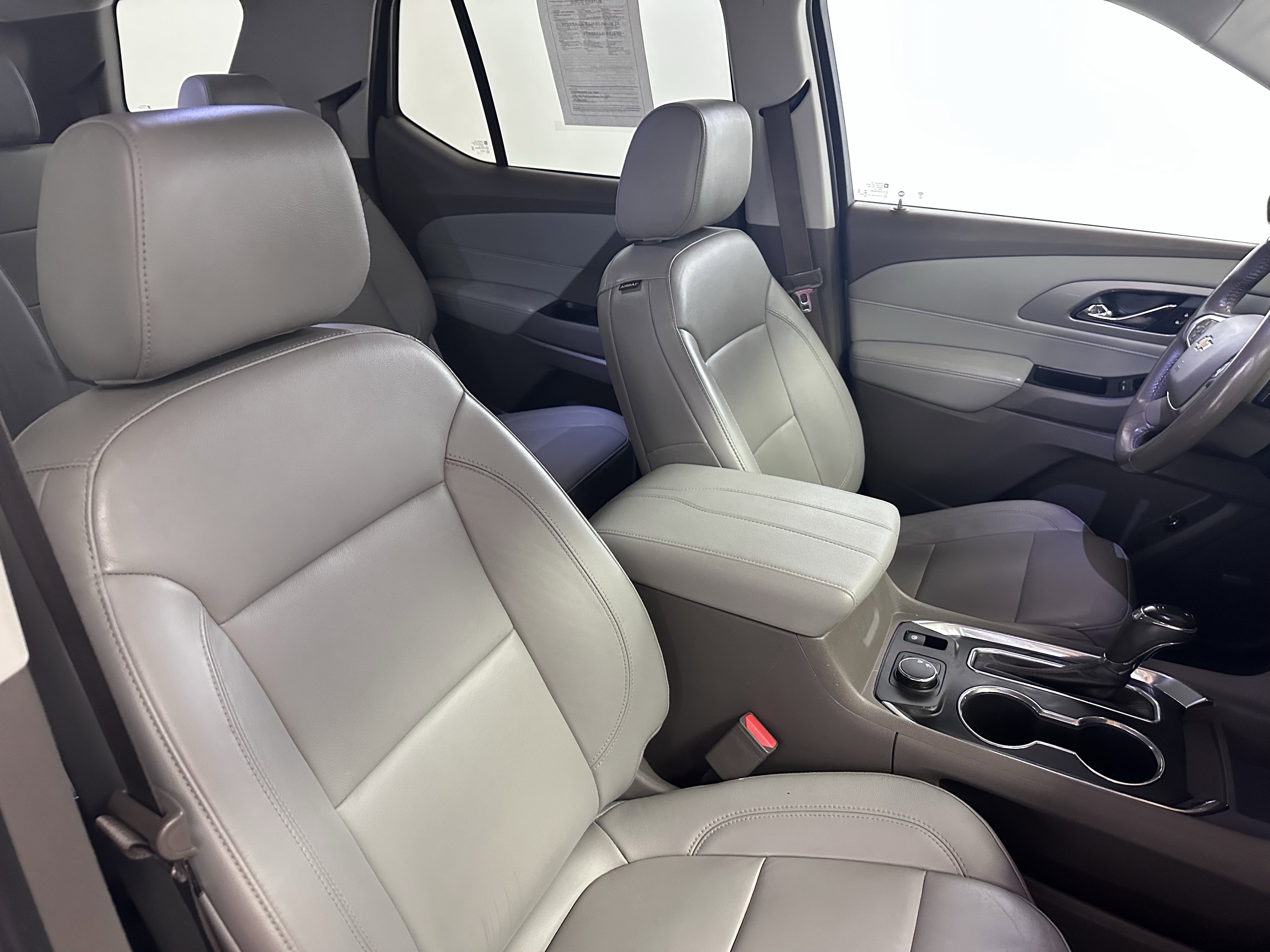 Used 2020 Chevrolet Traverse LT w/ LT Premium Package FWD image 42