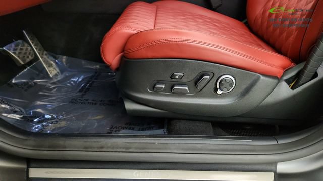 Used 2024 Genesis GV70 3.5T Sport w/ Sport Prestige Package AWD/4WD image 35