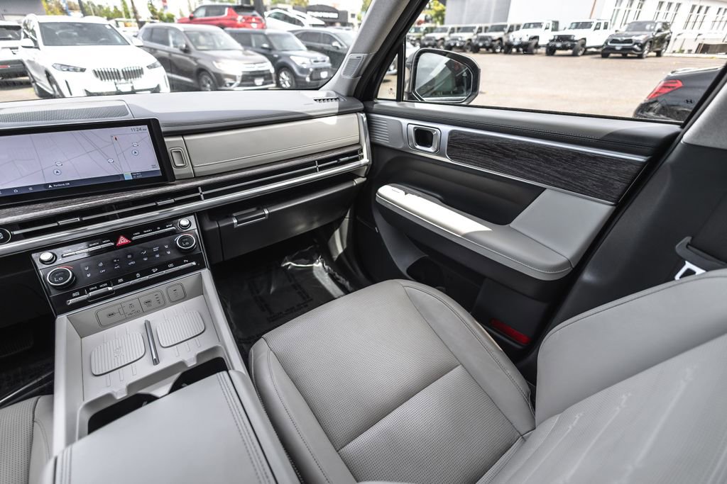 Used 2024 Hyundai Santa Fe Limited AWD/4WD image 23