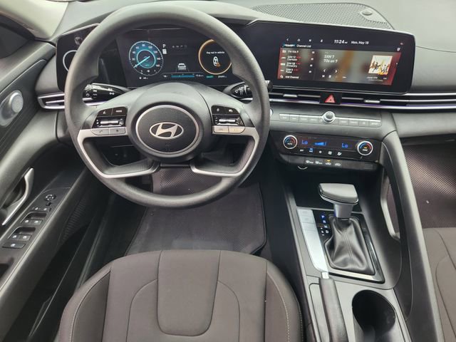Used 2024 Hyundai Elantra SEL FWD image 27