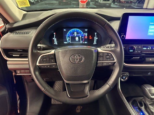 Used 2025 Toyota Grand Highlander AWD image 18