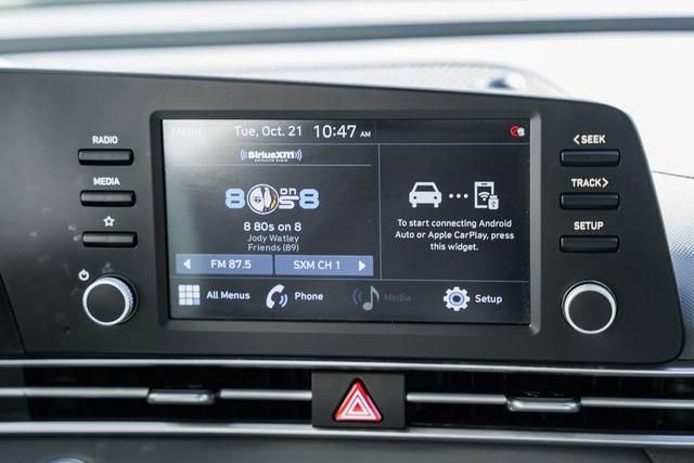 Used 2022 Hyundai Elantra SEL image 17