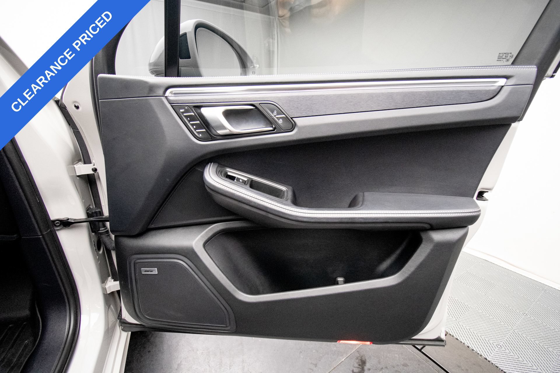Used 2023 Porsche Macan GTS w/ Premium Package Plus AWD/4WD image 23