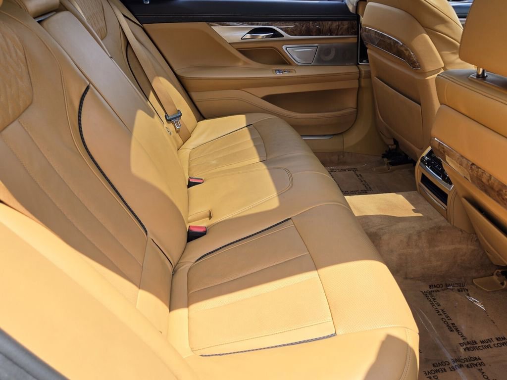 Used 2018 BMW 750i xDrive AWD/4WD image 15