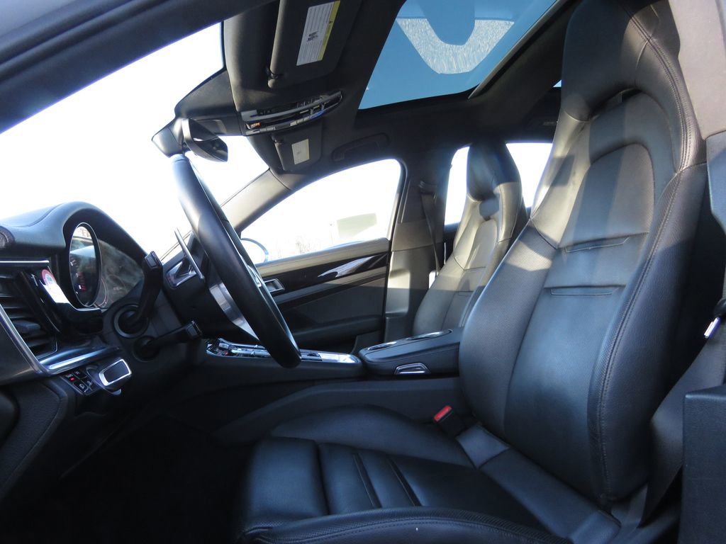 Used 2018 Porsche Panamera 4 image 10