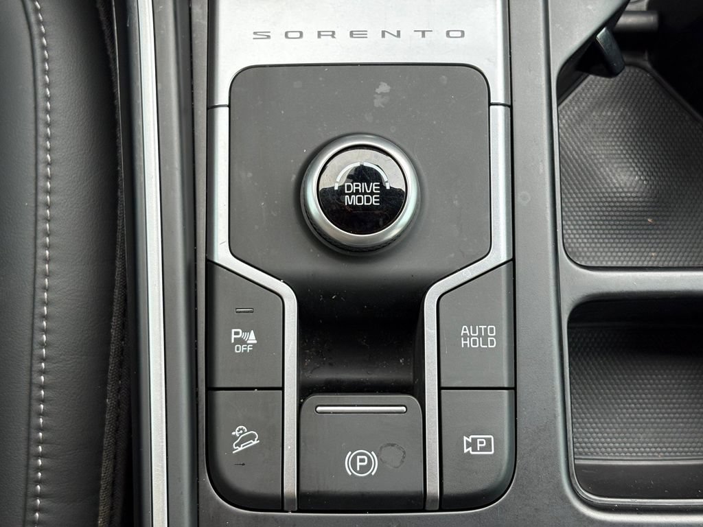 Certified 2022 Kia Sorento S FWD image 29