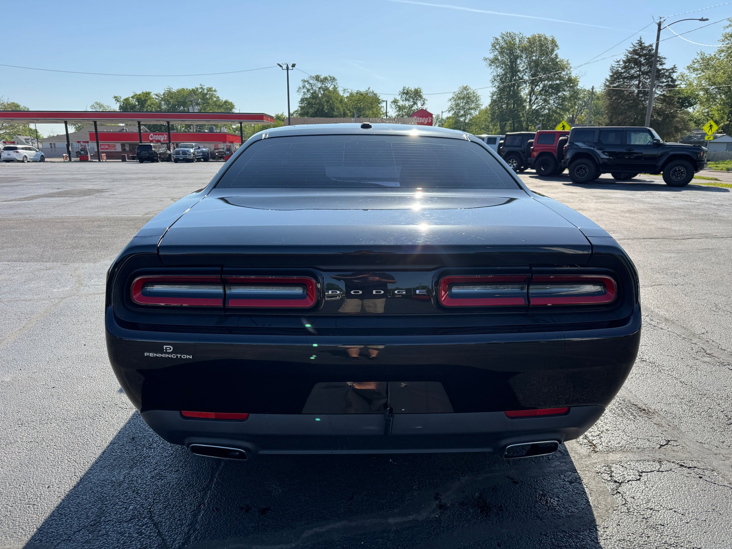 Used 2015 Dodge Challenger SXT RWD image 6