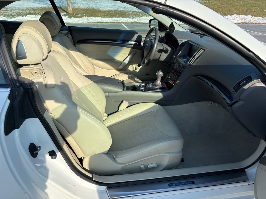 Used 2014 INFINITI Q60 Convertible w/ Premium Package image 15