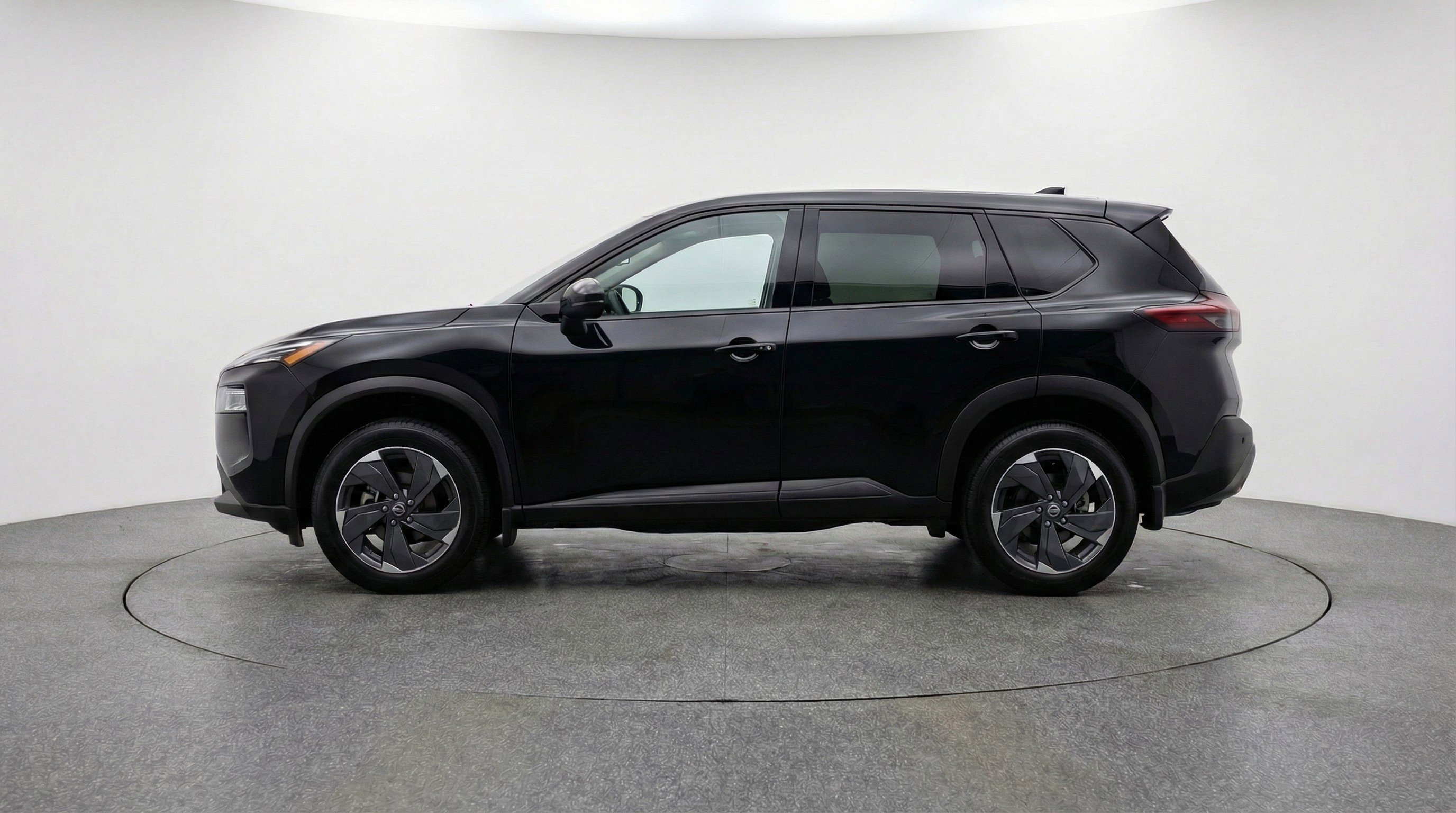 Used 2025 Nissan Rogue SV FWD image 5