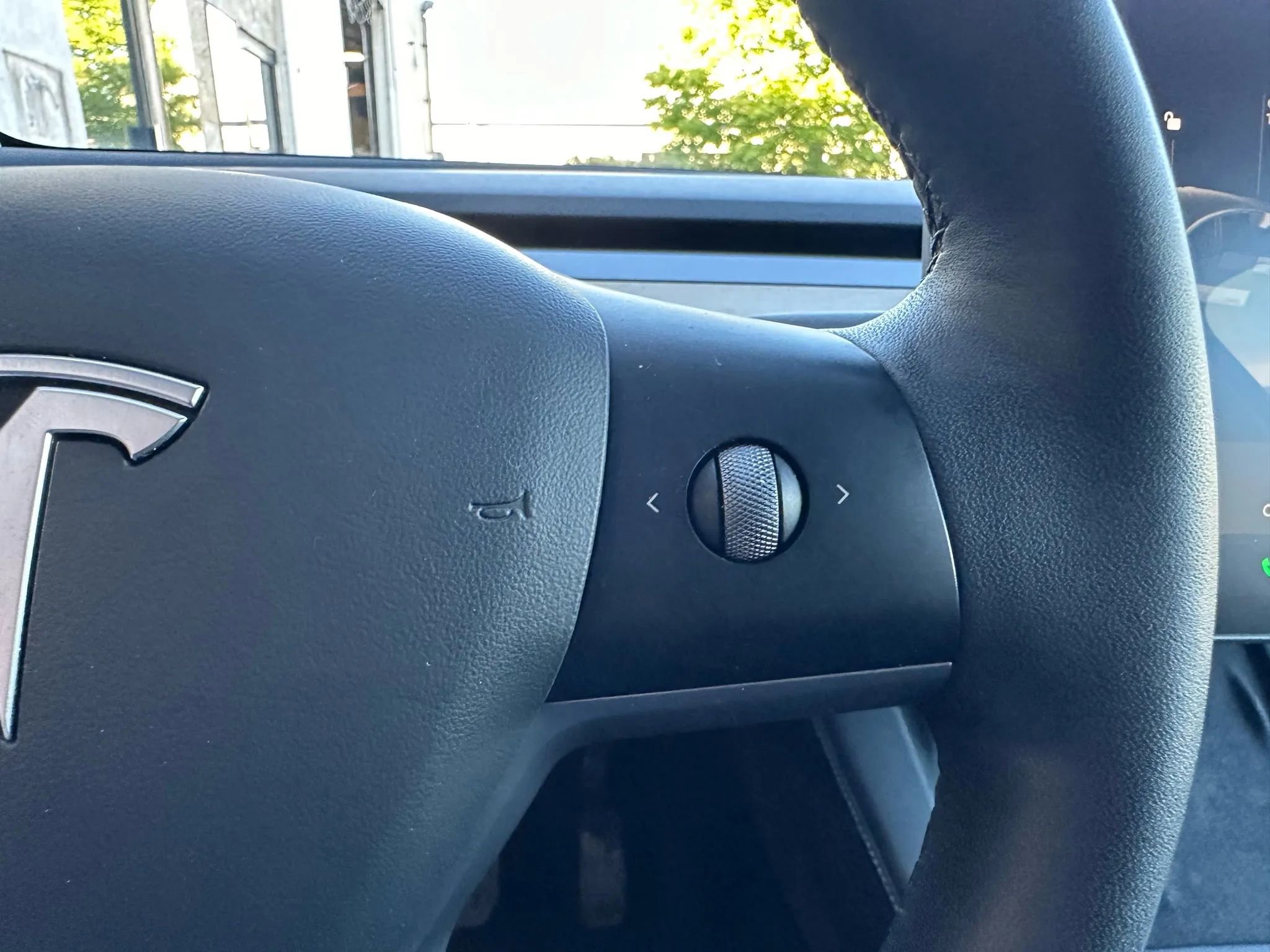 Used 2021 Tesla Model Y Long Range image 18