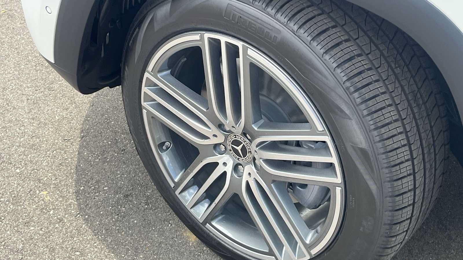 New 2026 Mercedes-Benz GLS 450 4MATIC image 27