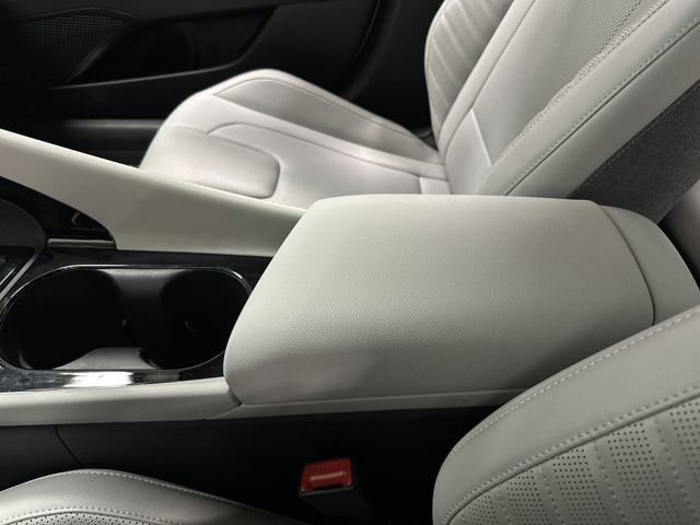 Used 2024 Hyundai Elantra Limited image 21