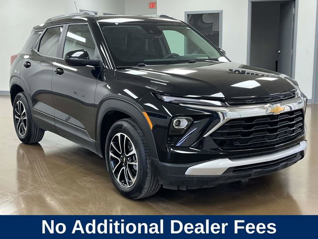 Used 2025 Chevrolet TrailBlazer LT FWD image 3