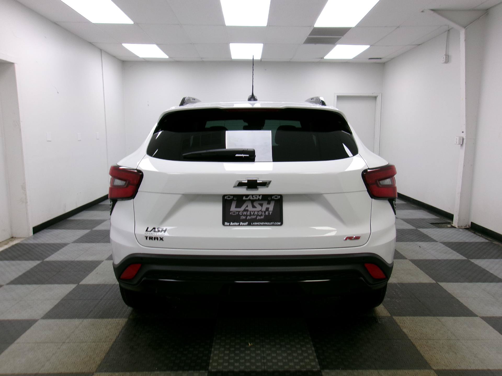 New 2026 Chevrolet Trax RS w/ Sunroof Package FWD image 13