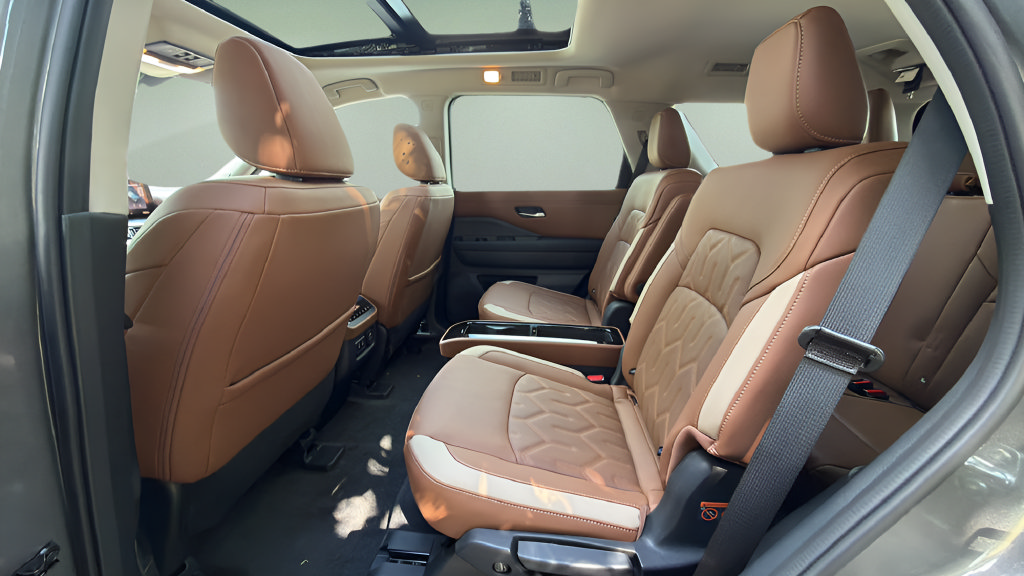 New 2026 Nissan Pathfinder Platinum AWD/4WD image 19