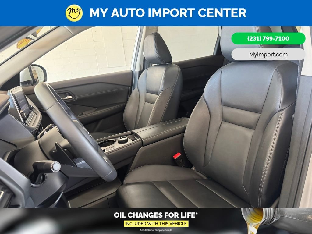 Used 2023 Nissan Rogue SL AWD/4WD image 14