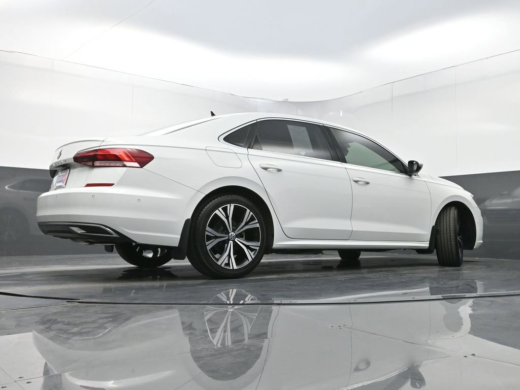 Used 2020 Volkswagen Passat 2.0T SEL image 30