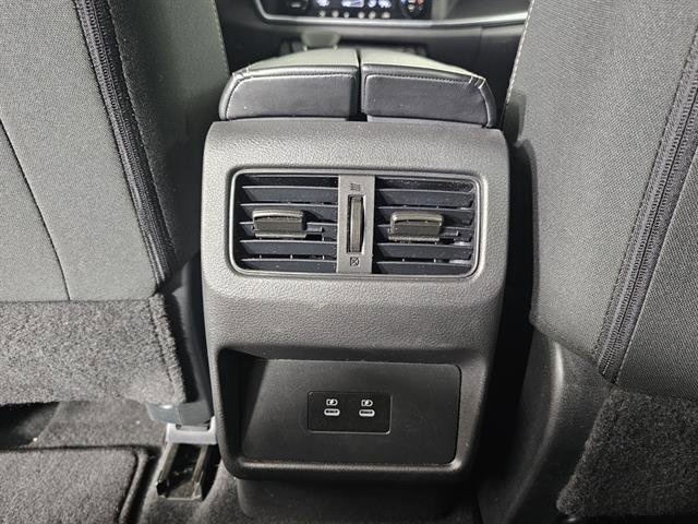 Used 2025 Nissan Rogue SV image 41