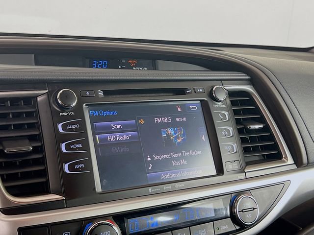 Used 2019 Toyota Highlander XLE AWD/4WD image 14