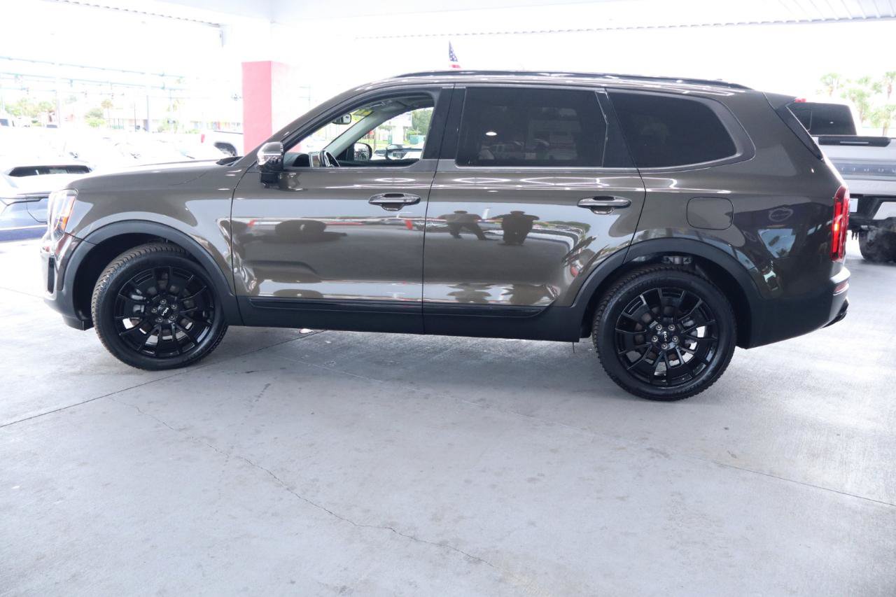 Used 2022 Kia Telluride SX w/ Nightfall Edition Package AWD/4WD image 10