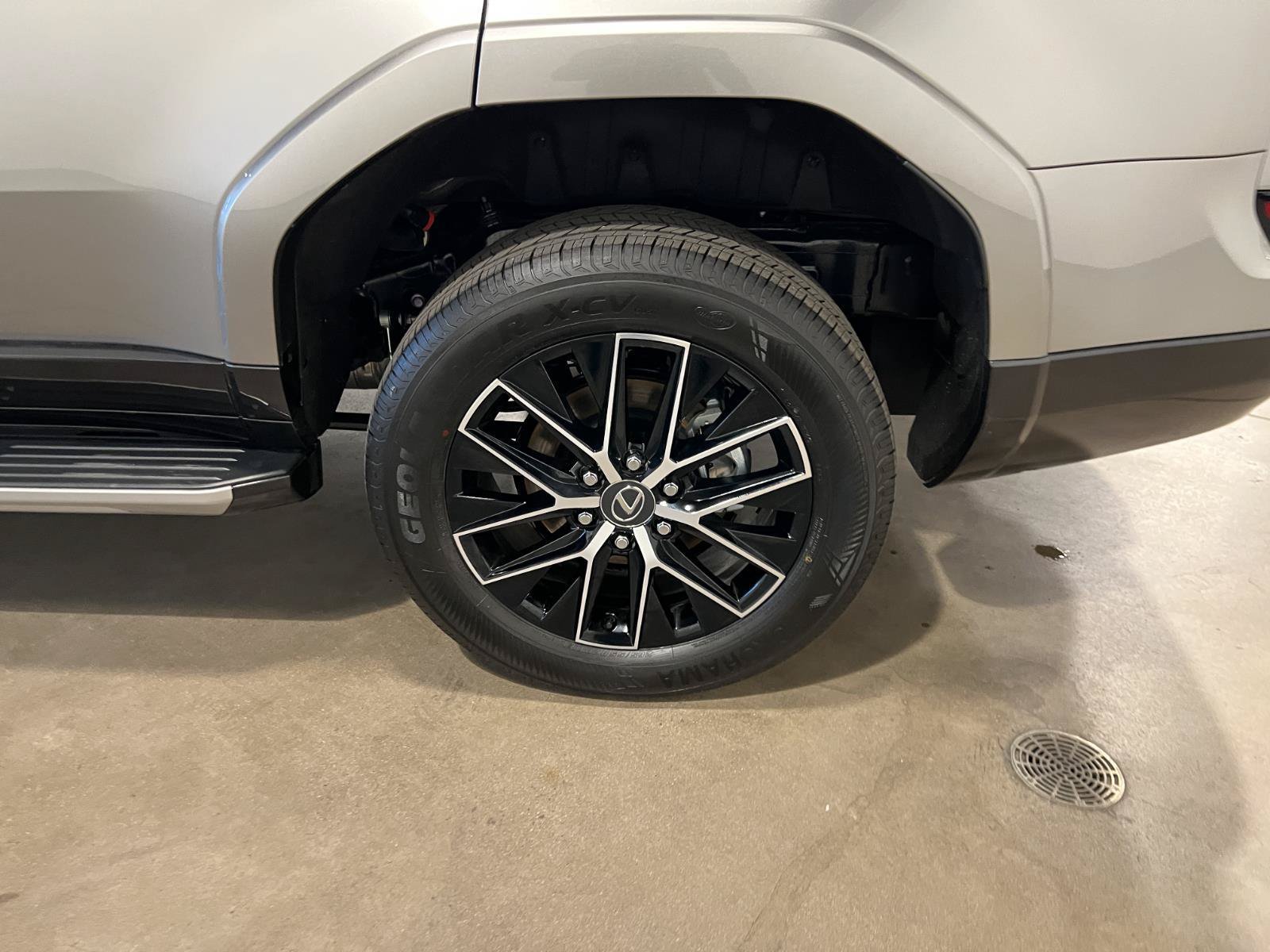 Used 2026 Lexus GX 550 w/ Accessory Package (2T) image 46