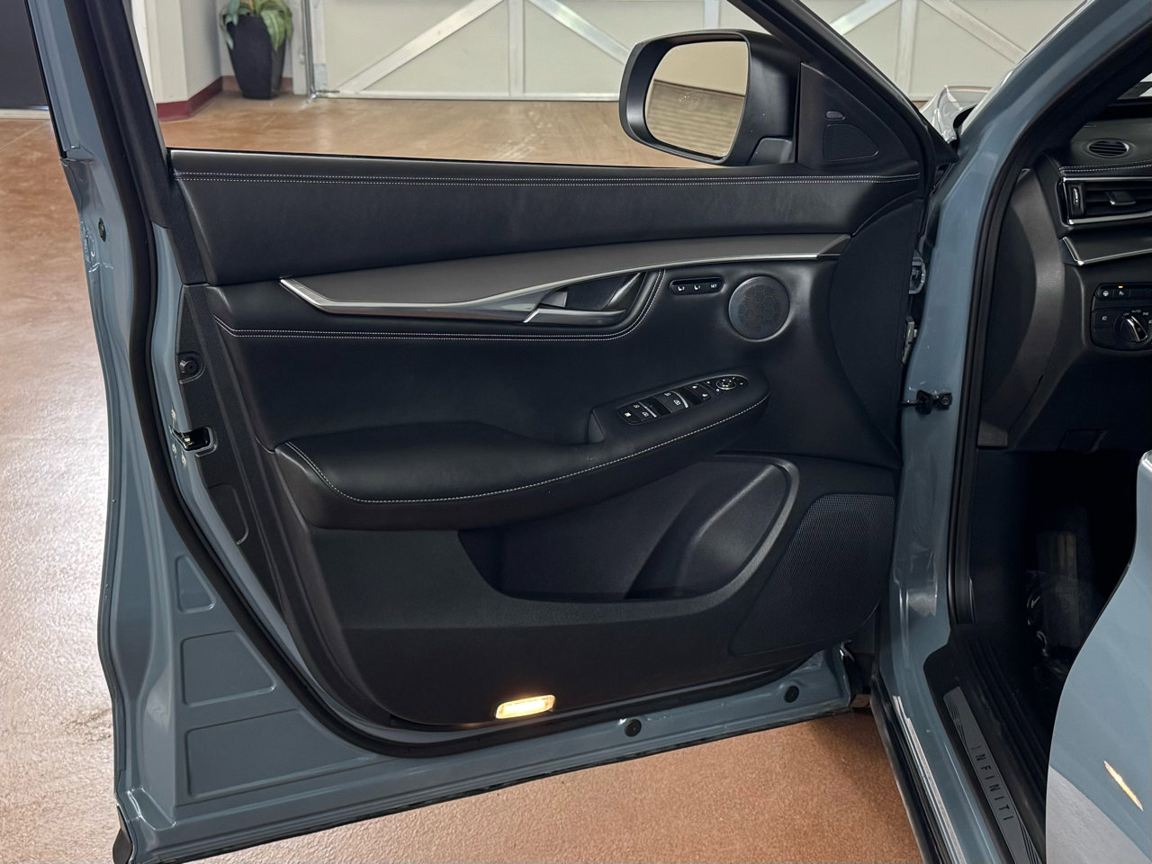 Used 2024 INFINITI QX55 Luxe w/ Cargo Package image 16