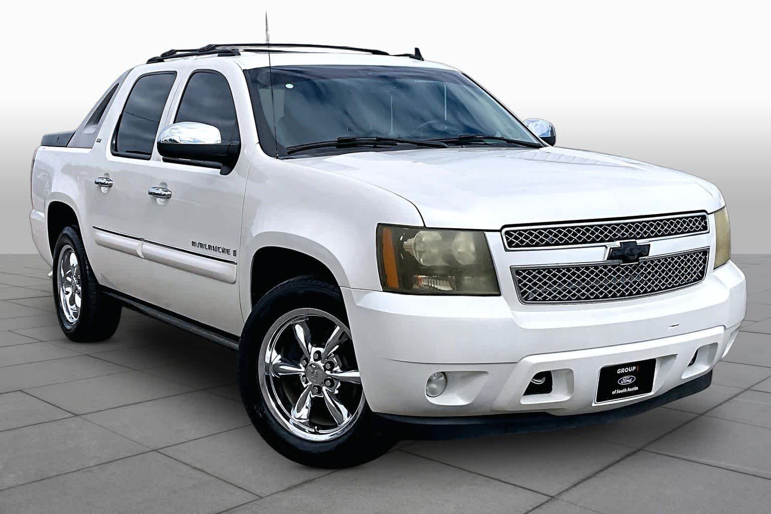 Used 2008 Chevrolet Avalanche LTZ w/ LTZ Preferred Equipment Group RWD image 3