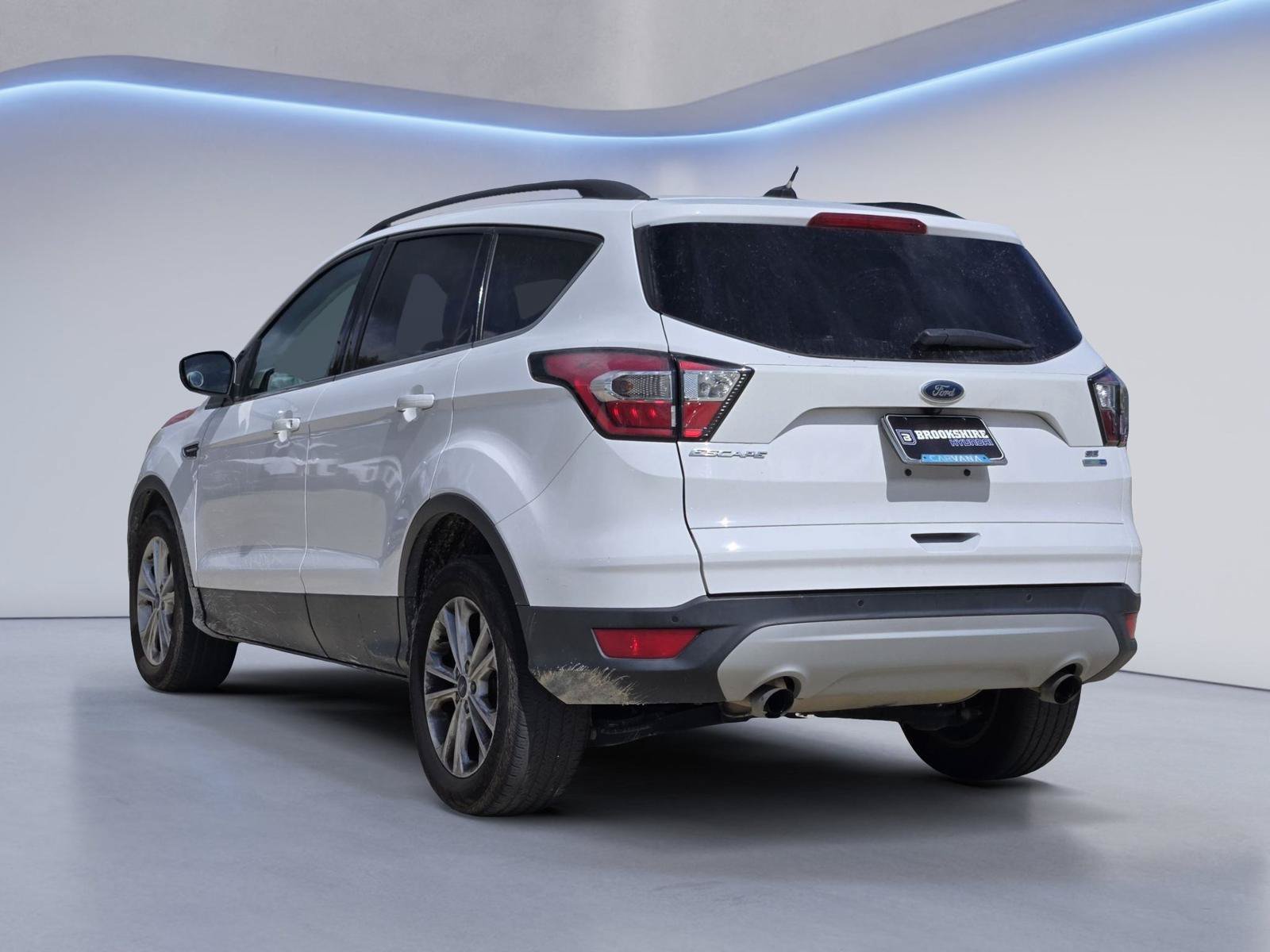 Used 2017 Ford Escape SE w/ Equipment Group 201A AWD/4WD image 8