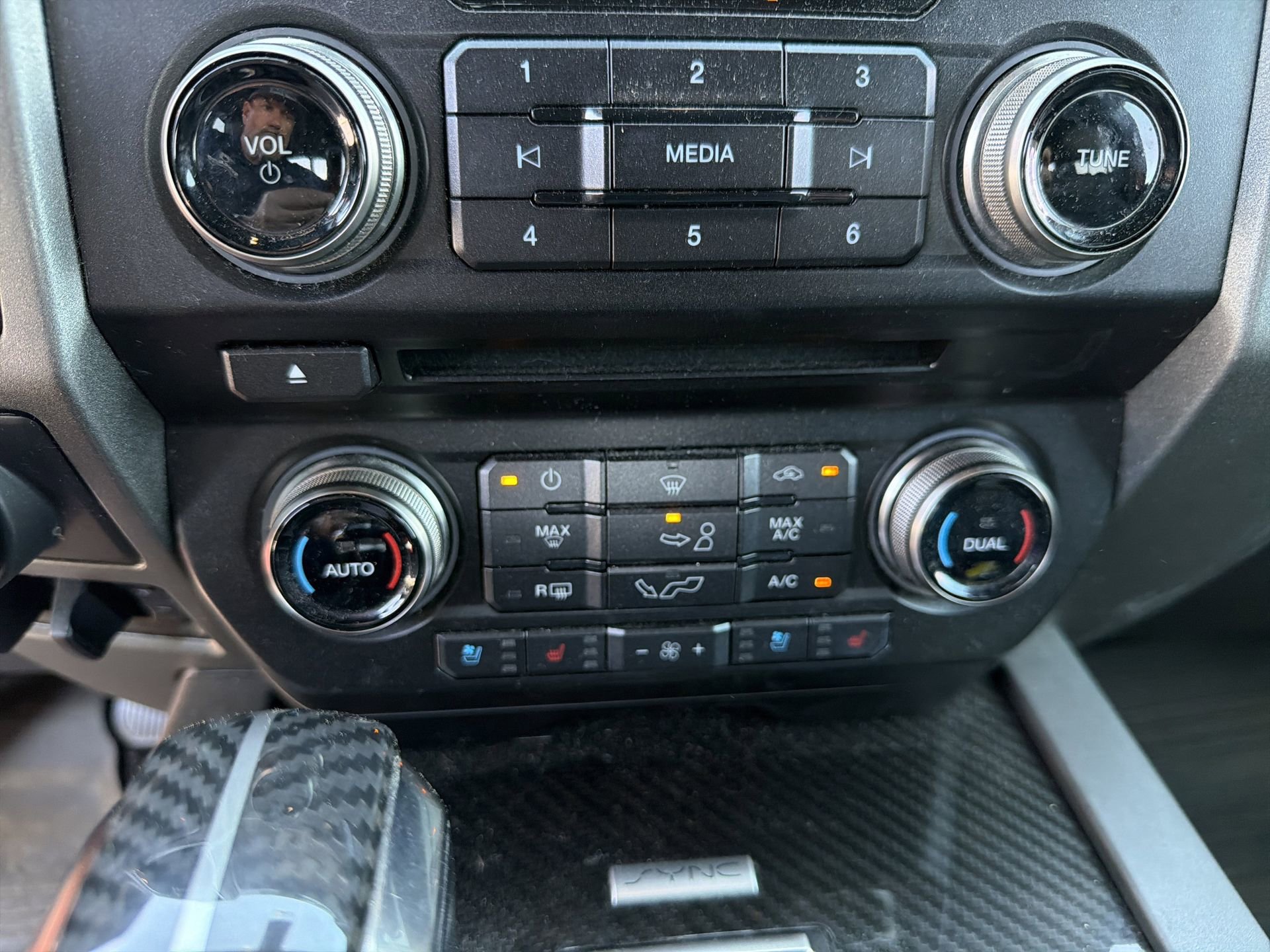 Used 2018 Ford F150 Raptor w/ Equipment Group 802A Luxury image 5