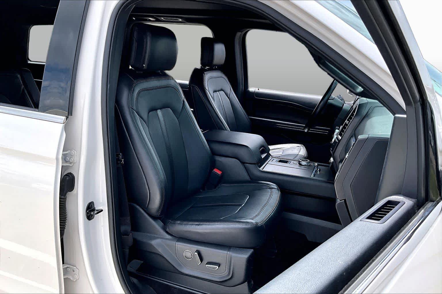 Used 2019 Ford Expedition Limited w/ Special Edition Package RWD image 8