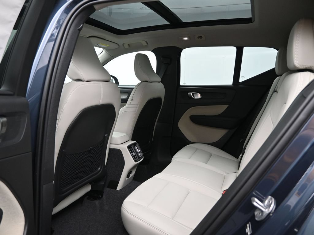 New 2026 Volvo XC40 B5 Ultra w/ Climate Package AWD/4WD image 21