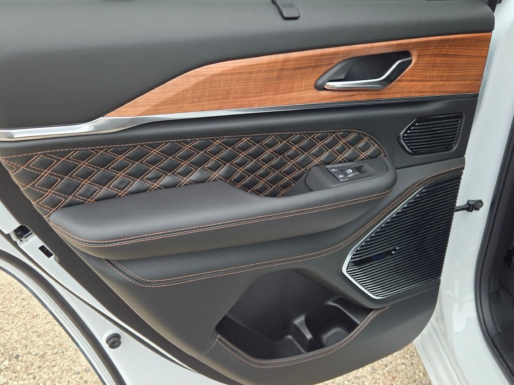 New 2027 Jeep Grand Cherokee Summit AWD/4WD image 27