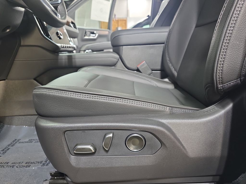 New 2026 GMC Yukon Denali w/ Sun & Power Step Package AWD/4WD image 32