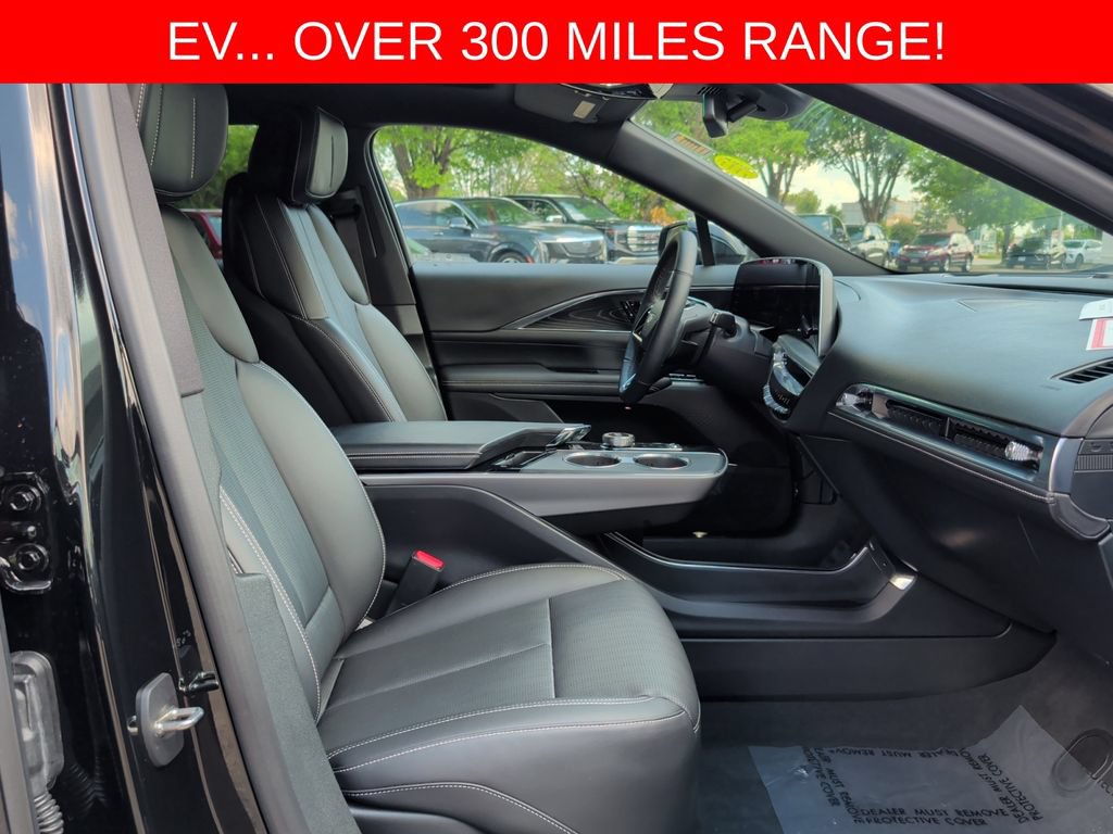 Used 2024 Cadillac Lyriq Luxury w/ LPO, Floor Liner Package AWD/4WD image 37
