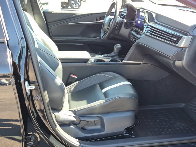Used 2025 Toyota Camry SE w/ Convenience Package FWD image 20