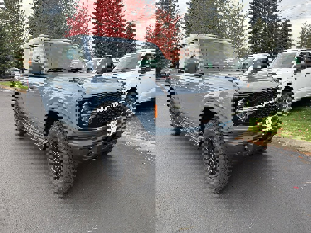 New 2025 Ford Bronco Outer Banks w/ Black Appearance Package