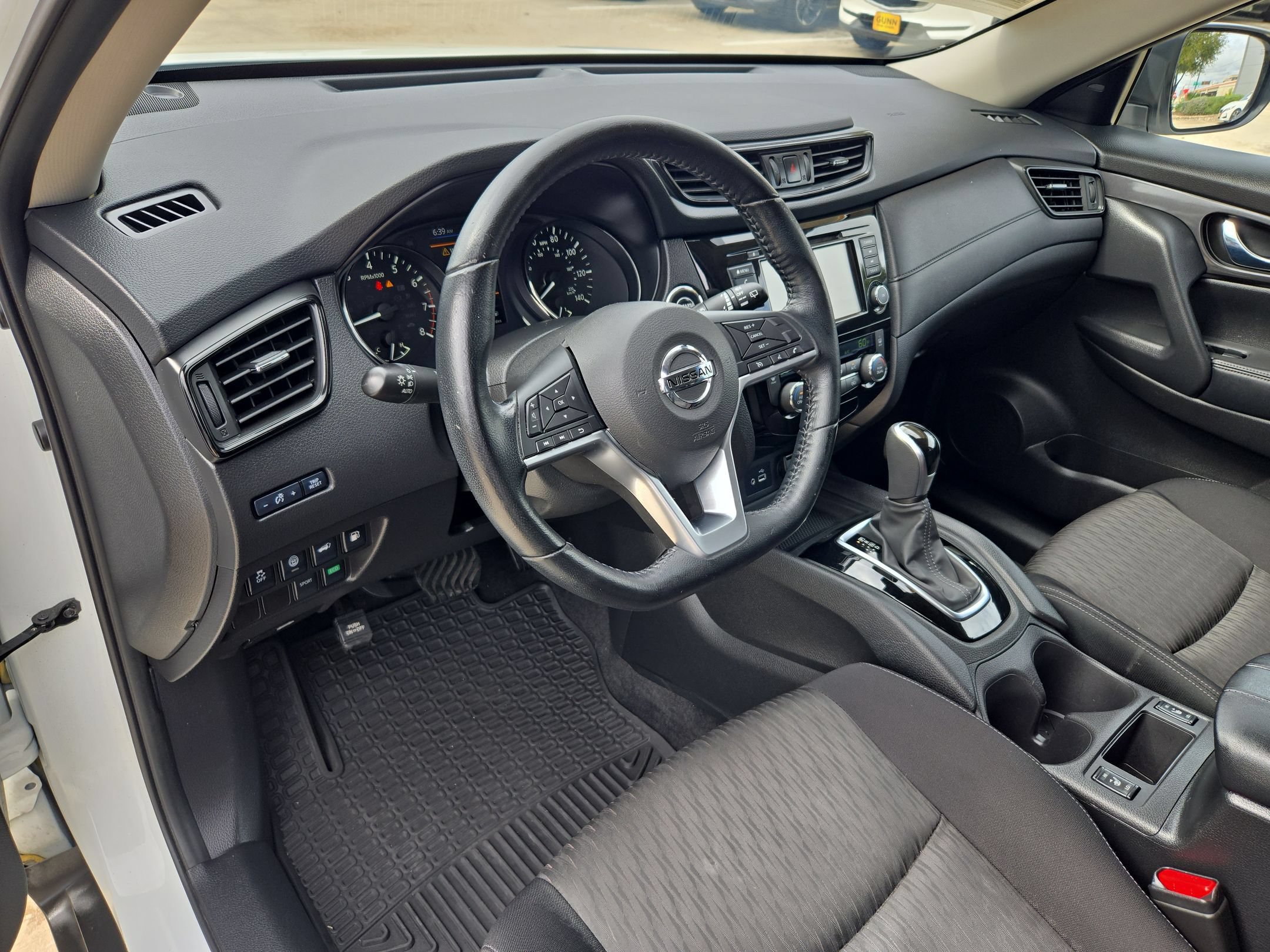 Used 2020 Nissan Rogue SV FWD image 10