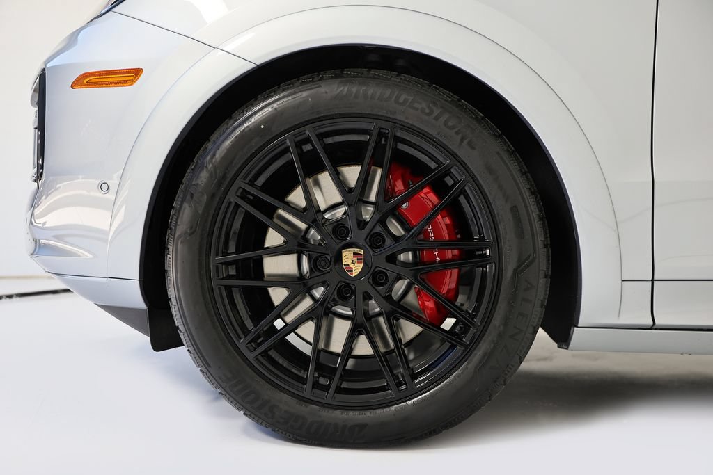 New 2026 Porsche Cayenne GTS AWD/4WD image 13