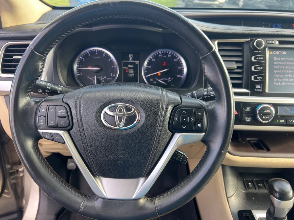 Used 2014 Toyota Highlander Limited AWD/4WD image 30